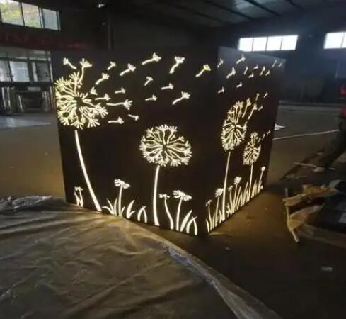 白朗耐候钢灯箱